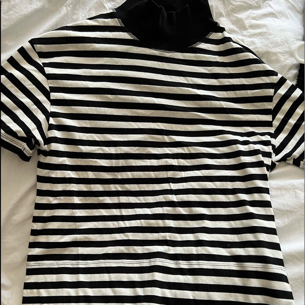 Top with stripes small -medium